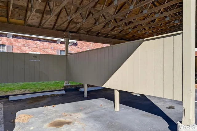 $164,900 | 741 Ridgeside Drive, Unit B, Ballwin, MO 63021