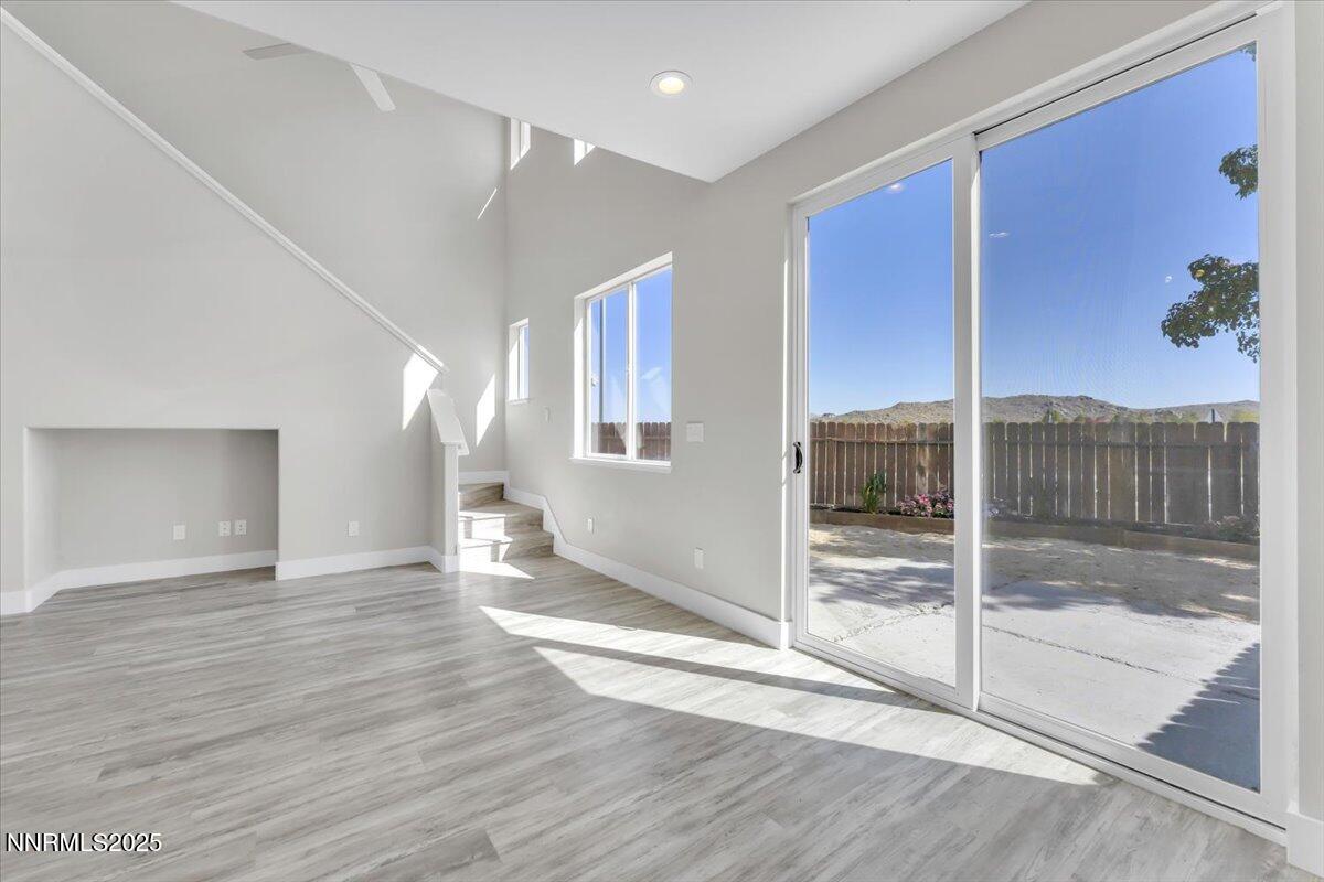 9252 Lone Wolf Circle Reno, NV 89506 - Photo 7 of 26 a view of a interior of the house