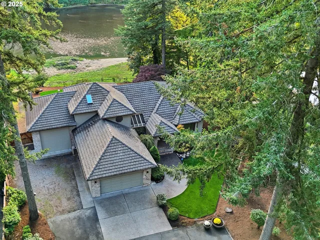 $1,695,000 | 28446 East Historic Columbia River Highway, Troutdale, OR 97060
