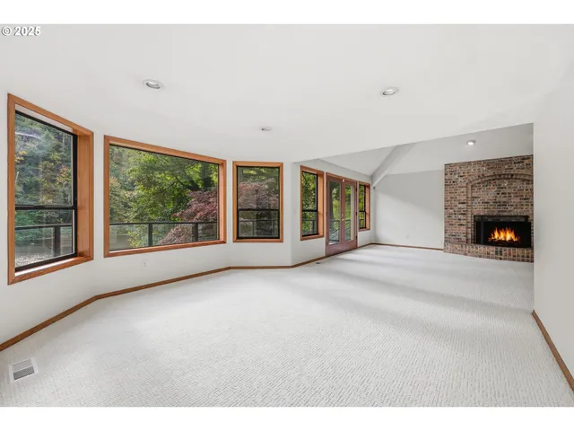 $1,695,000 | 28446 East Historic Columbia River Highway, Troutdale, OR 97060