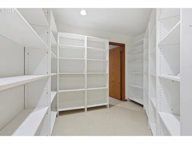 $1,695,000 | 28446 East Historic Columbia River Highway, Troutdale, OR 97060