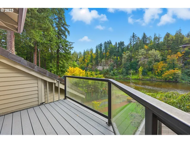$1,695,000 | 28446 East Historic Columbia River Highway, Troutdale, OR 97060