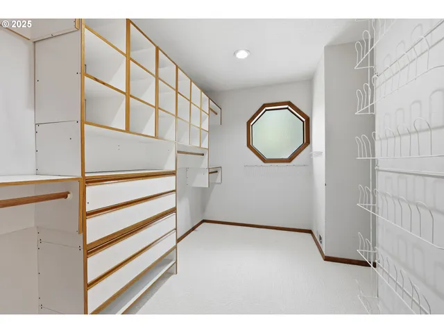 $1,695,000 | 28446 East Historic Columbia River Highway, Troutdale, OR 97060