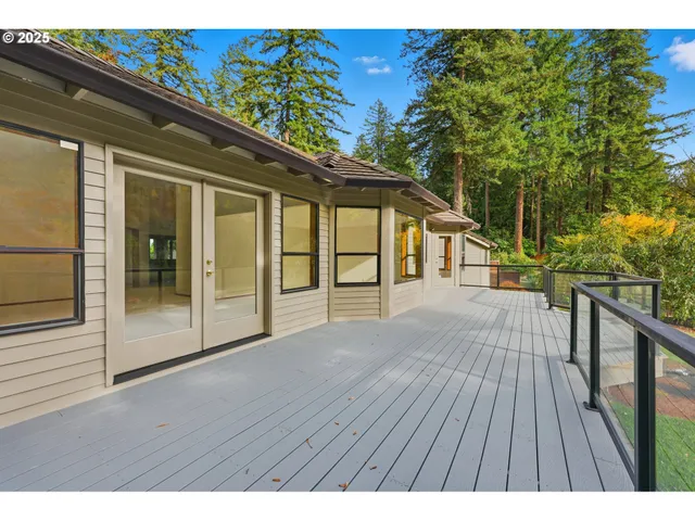 $1,695,000 | 28446 East Historic Columbia River Highway, Troutdale, OR 97060