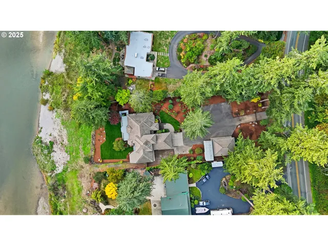 $1,695,000 | 28446 East Historic Columbia River Highway, Troutdale, OR 97060