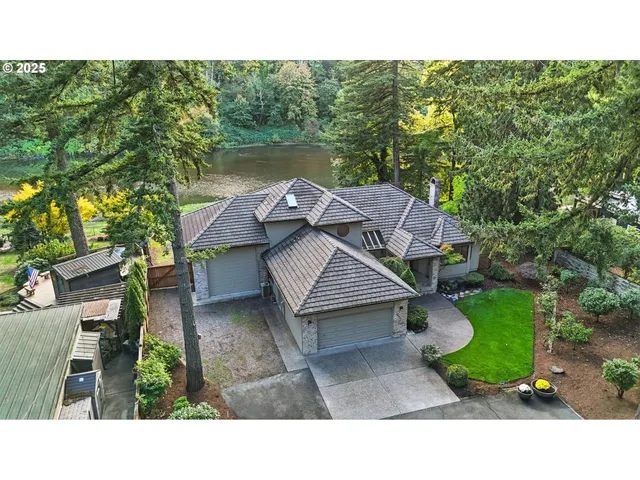 $1,695,000 | 28446 East Historic Columbia River Highway, Troutdale, OR 97060