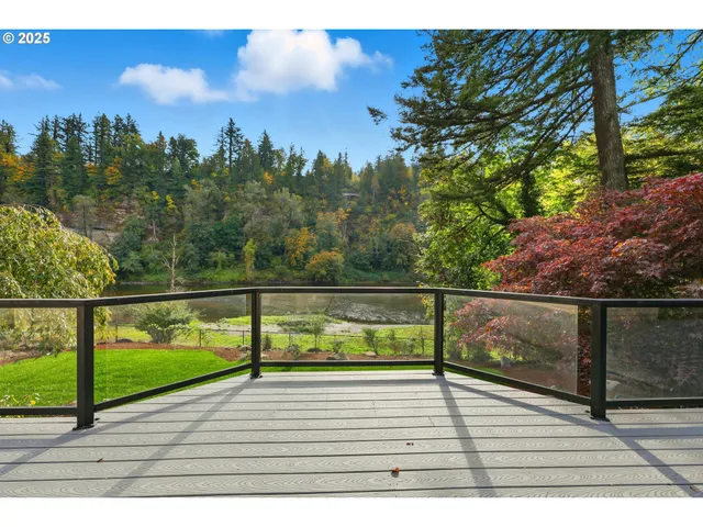 $1,695,000 | 28446 East Historic Columbia River Highway, Troutdale, OR 97060