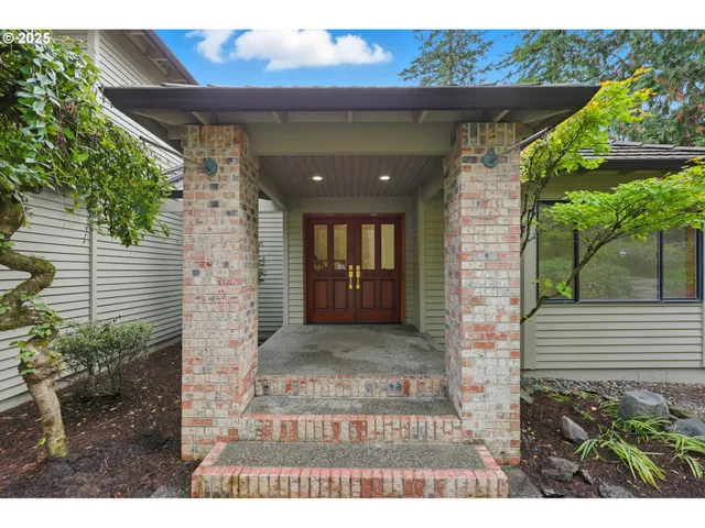 $1,695,000 | 28446 East Historic Columbia River Highway, Troutdale, OR 97060