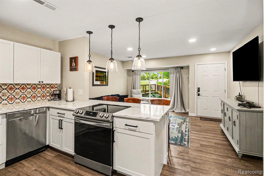 851 Union Street, Unit 40 Milford, MI 48381 - Photo 9 of 17