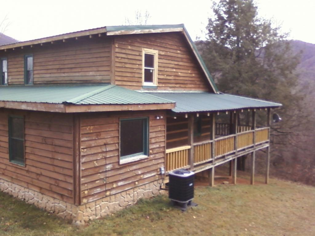 358 Stout Hollow Road Hampton, TN 37658 - Photo 3 of 13 Photo 3