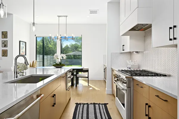 $1,275,000 | 5515 Jim Hogg Avenue, Austin, TX 78756