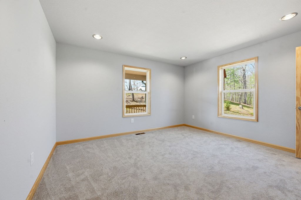 55 Heidis Run Murphy, NC 28906 - Photo 23 of 53 an empty room with windows
