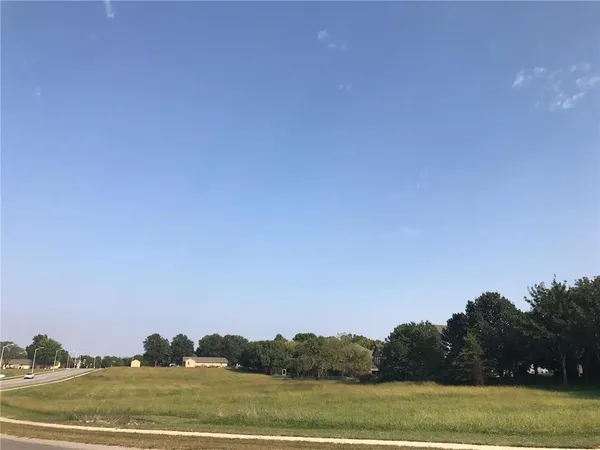 $1,000,000 | 12960 Quivira Road, Overland Park, KS 66213