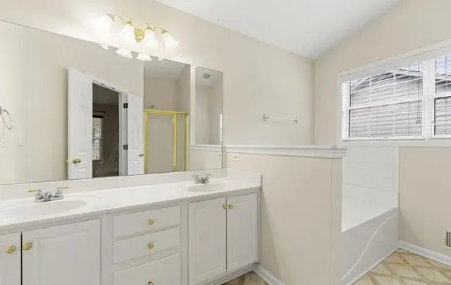 $2,599 | 4450 Bradstone Trace Northwest, Lilburn, GA 30047