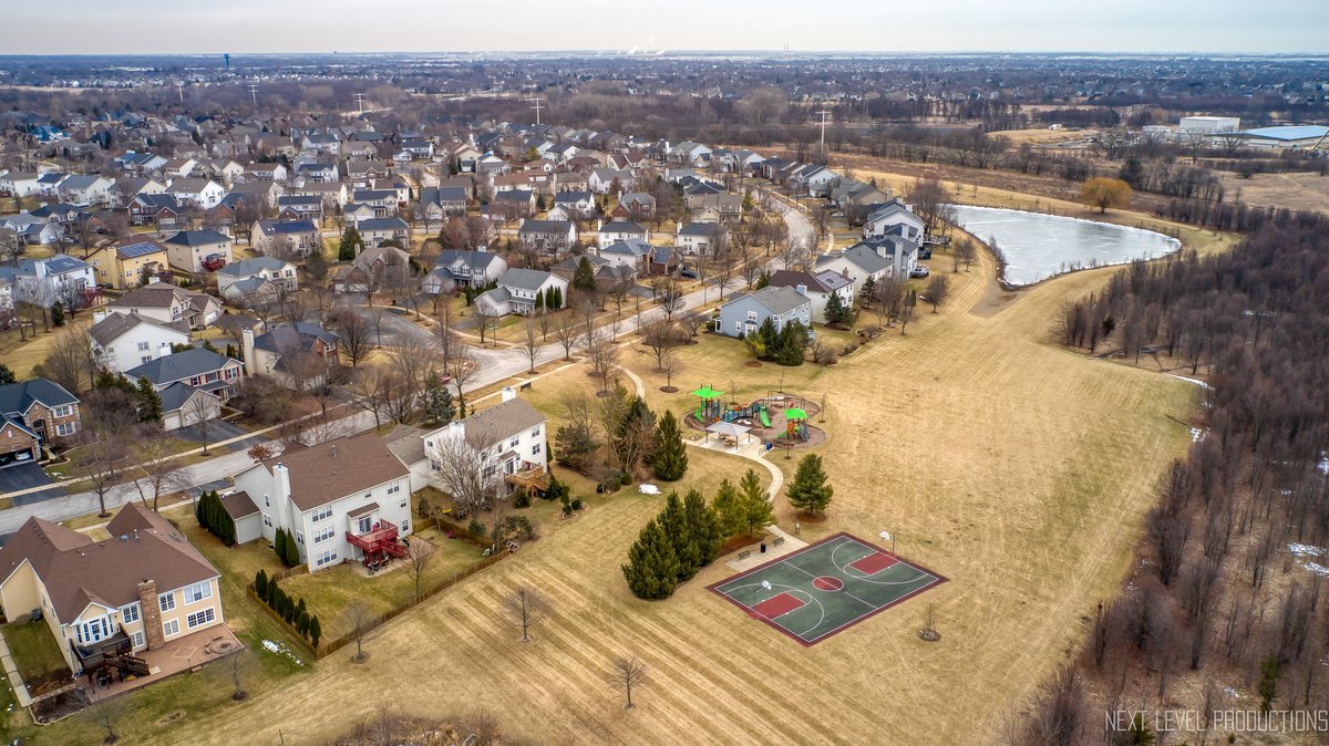 3520 Timber Creek Lane Naperville, IL 60565 - Photo 46 of 50 a view of city and mountain