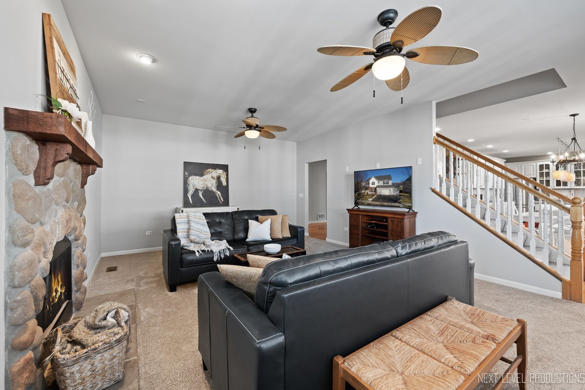3520 Timber Creek Lane Naperville, IL 60565 - Photo 8 of 50 a living room with furniture