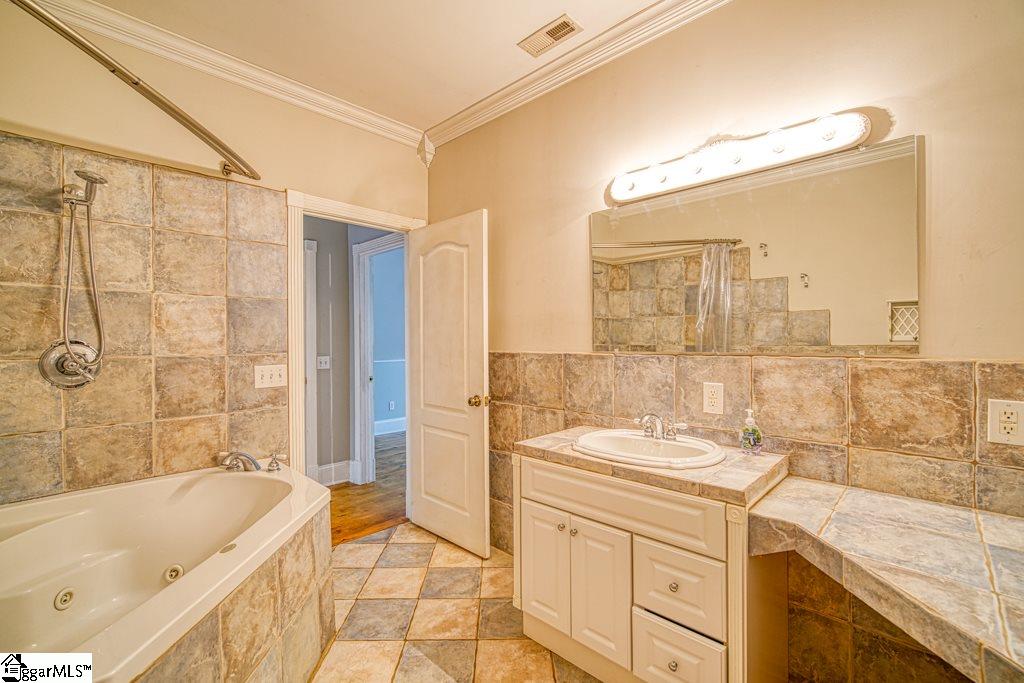 438 Country Estates Road Woodruff, SC 29388 - Photo 27 of 36