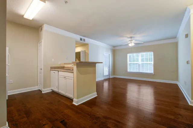 $1,425 | 1300 Park W Boulevard, Unit 515, Mount Pleasant, SC 29466