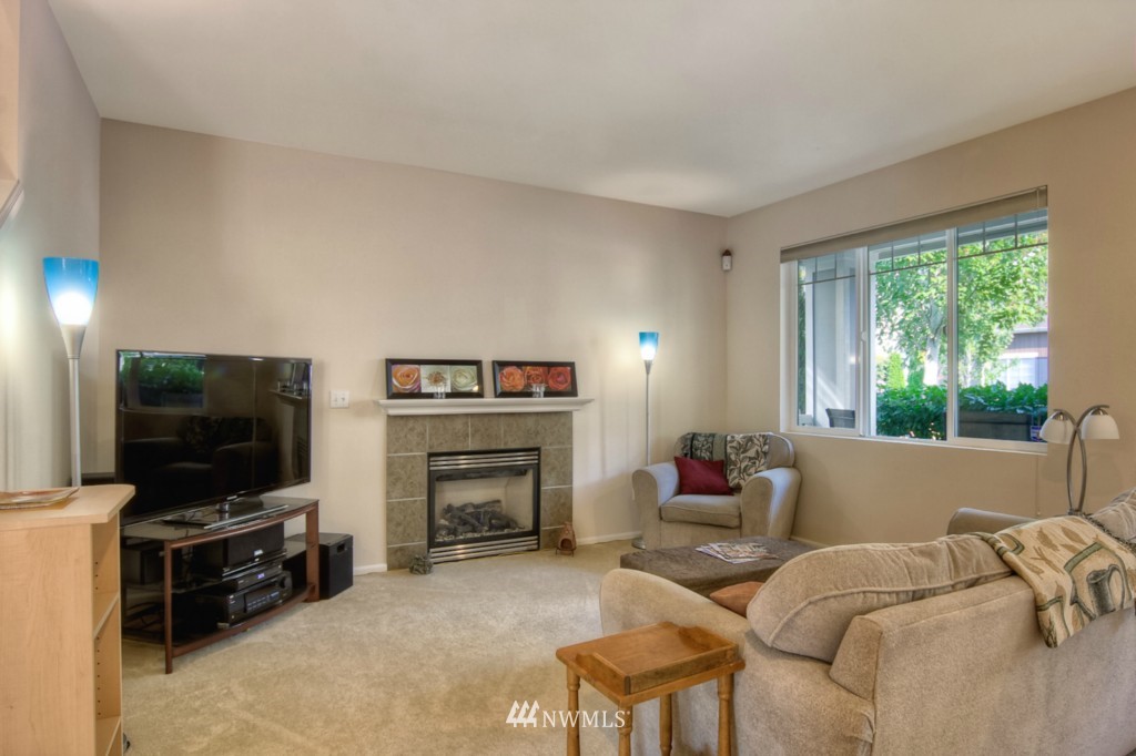 16147 Parkside Way Southeast Renton, WA 98058 - Photo 2 of 15 Gallery Image 2