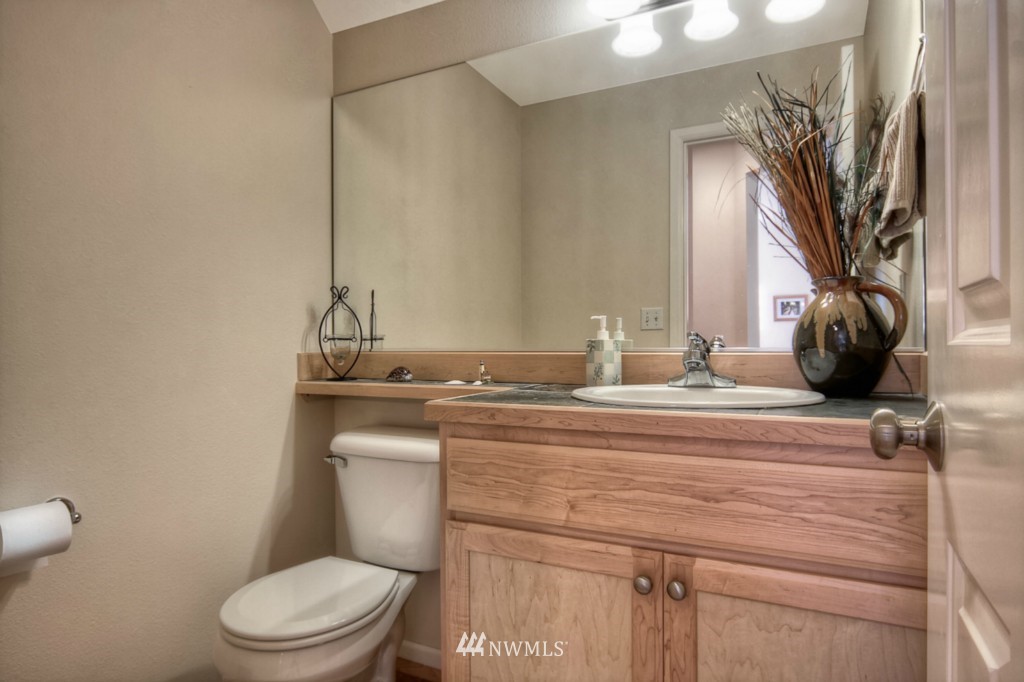 16147 Parkside Way Southeast Renton, WA 98058 - Photo 13 of 15 Gallery Image 13
