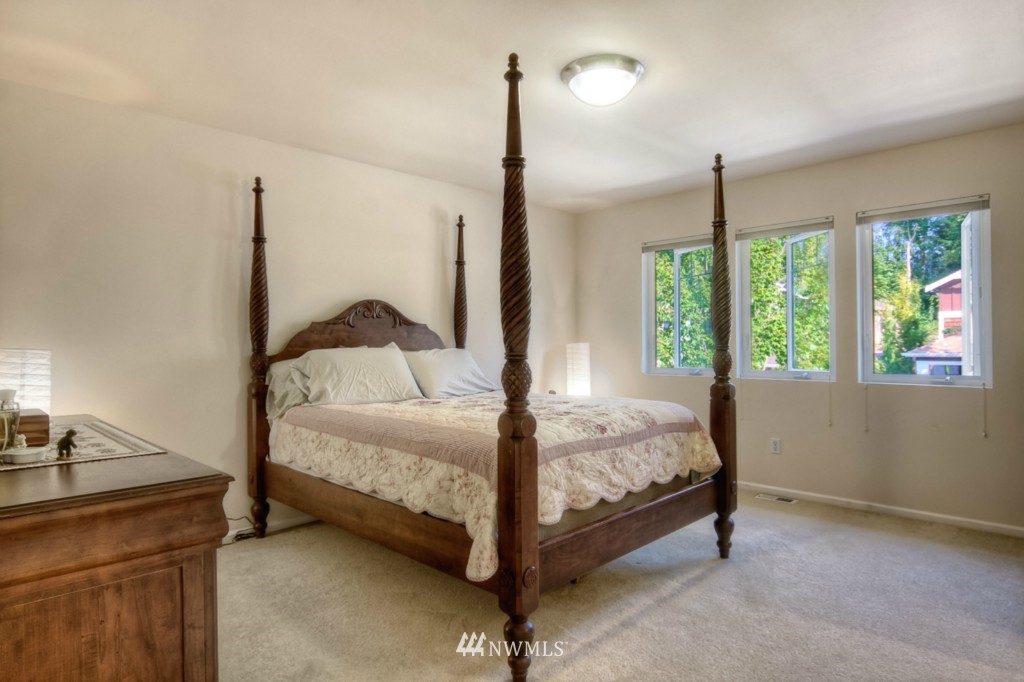 16147 Parkside Way Southeast Renton, WA 98058 - Photo 7 of 15 Gallery Image 7