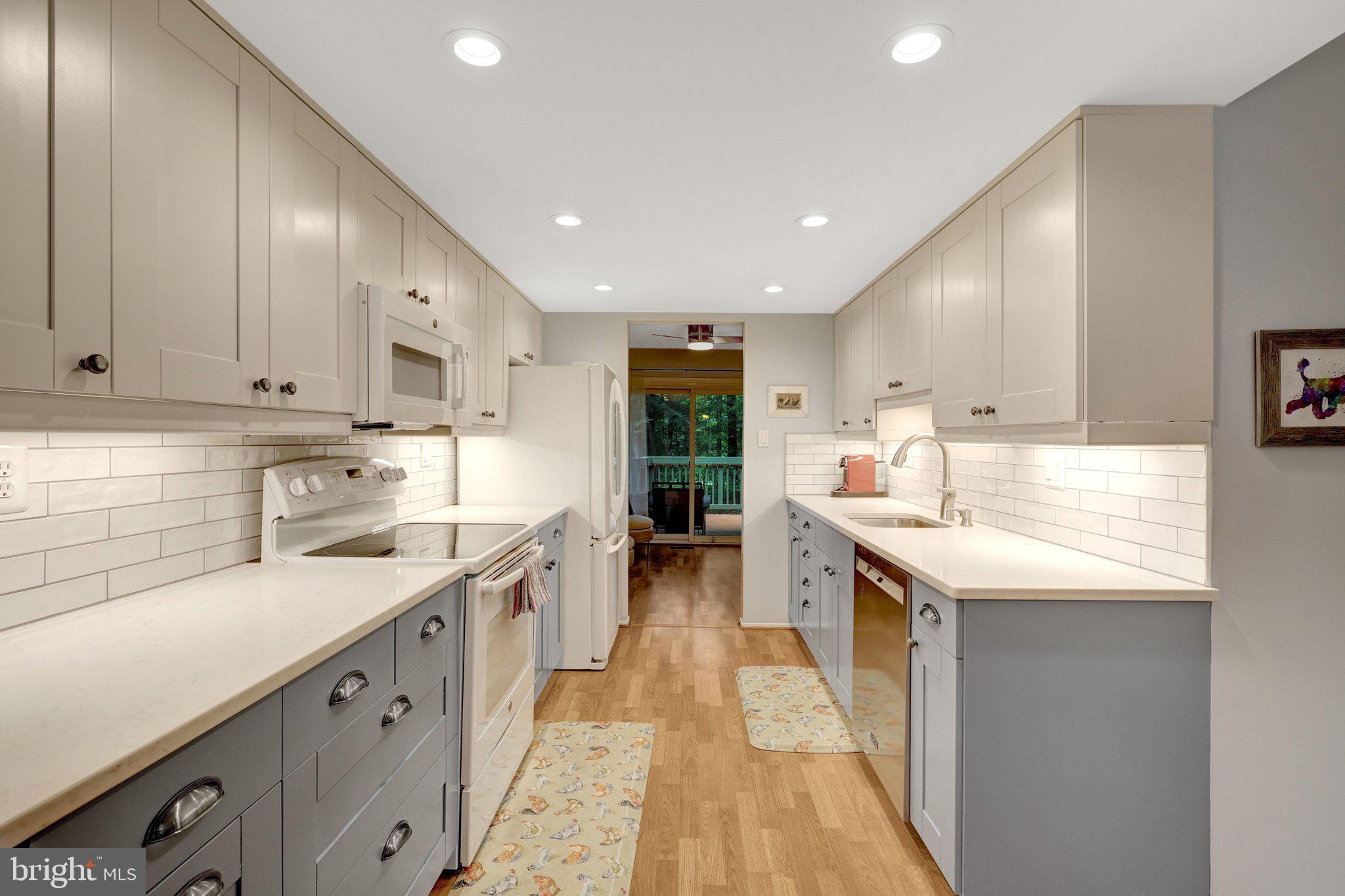 2014 Winged Foot Court Reston, VA 20191 - Photo 16 of 74 Updated kitchen