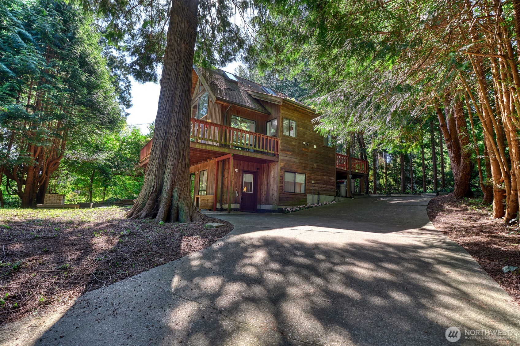 1881 Cliff Road Point Roberts, WA 98281 - Photo 2 of 36 Gallery Image 2
