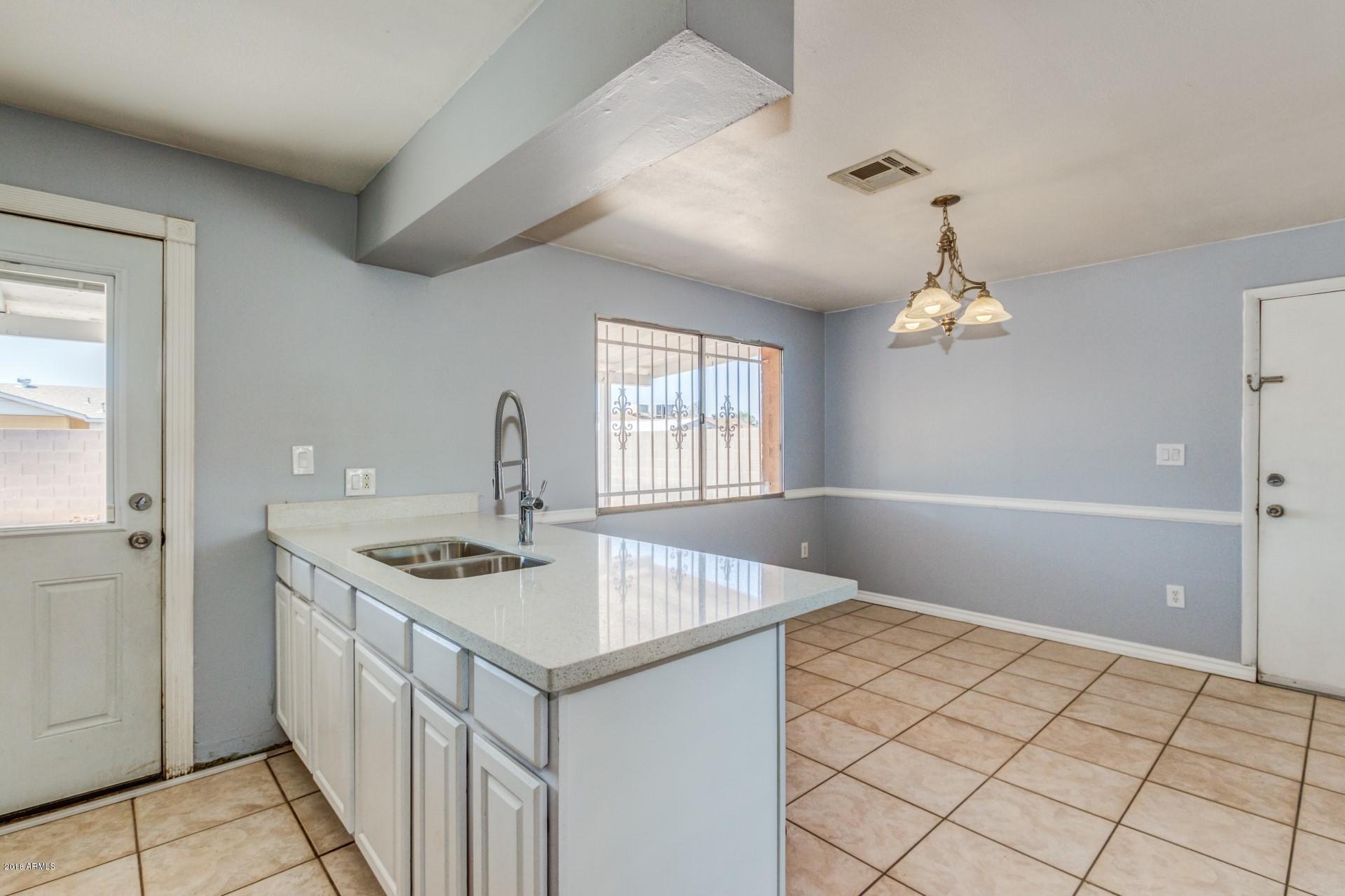 5223 West Monte Vista Road Phoenix, AZ 85035 - Photo 8 of 15 Monte Vista - 5223 (8)