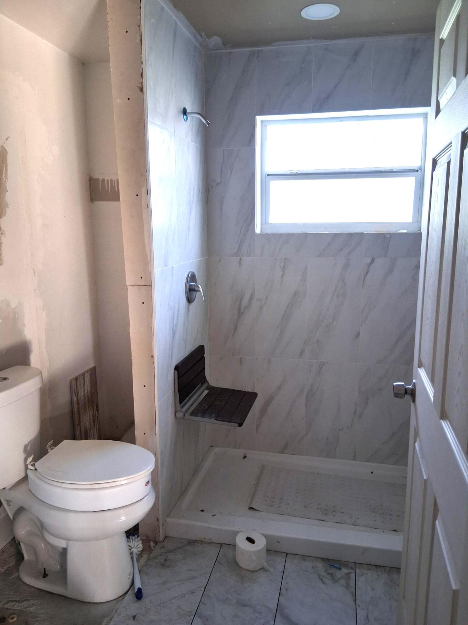 1240 West 33rd Street Riviera Beach, FL 33404 - Photo 4 of 6 1240 bath