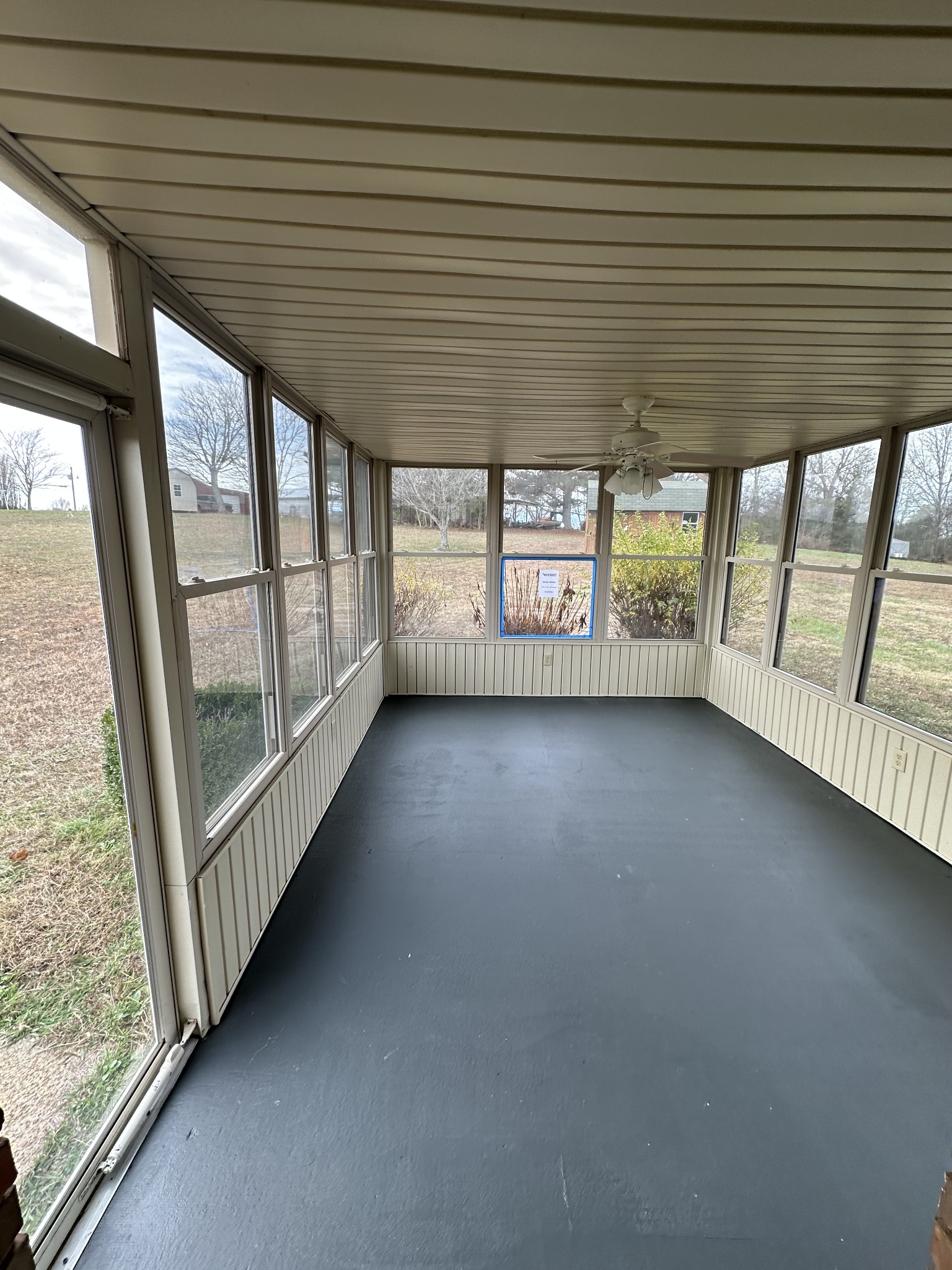 3508 Highway 259 Portland, TN 37148 - Photo 17 of 18 an empty room with large windows