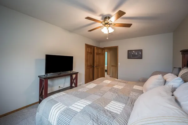 $539,000 | 1960 Knollwood Drive, Fairmont, MN 56031