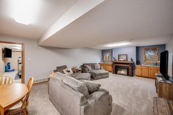 $539,000 | 1960 Knollwood Drive, Fairmont, MN 56031