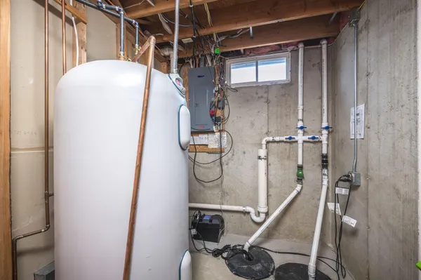 $539,000 | 1960 Knollwood Drive, Fairmont, MN 56031