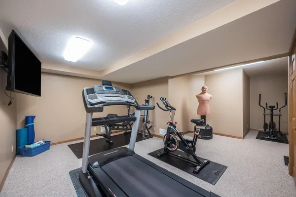 $539,000 | 1960 Knollwood Drive, Fairmont, MN 56031