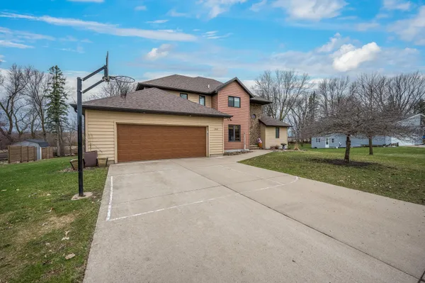 $539,000 | 1960 Knollwood Drive, Fairmont, MN 56031