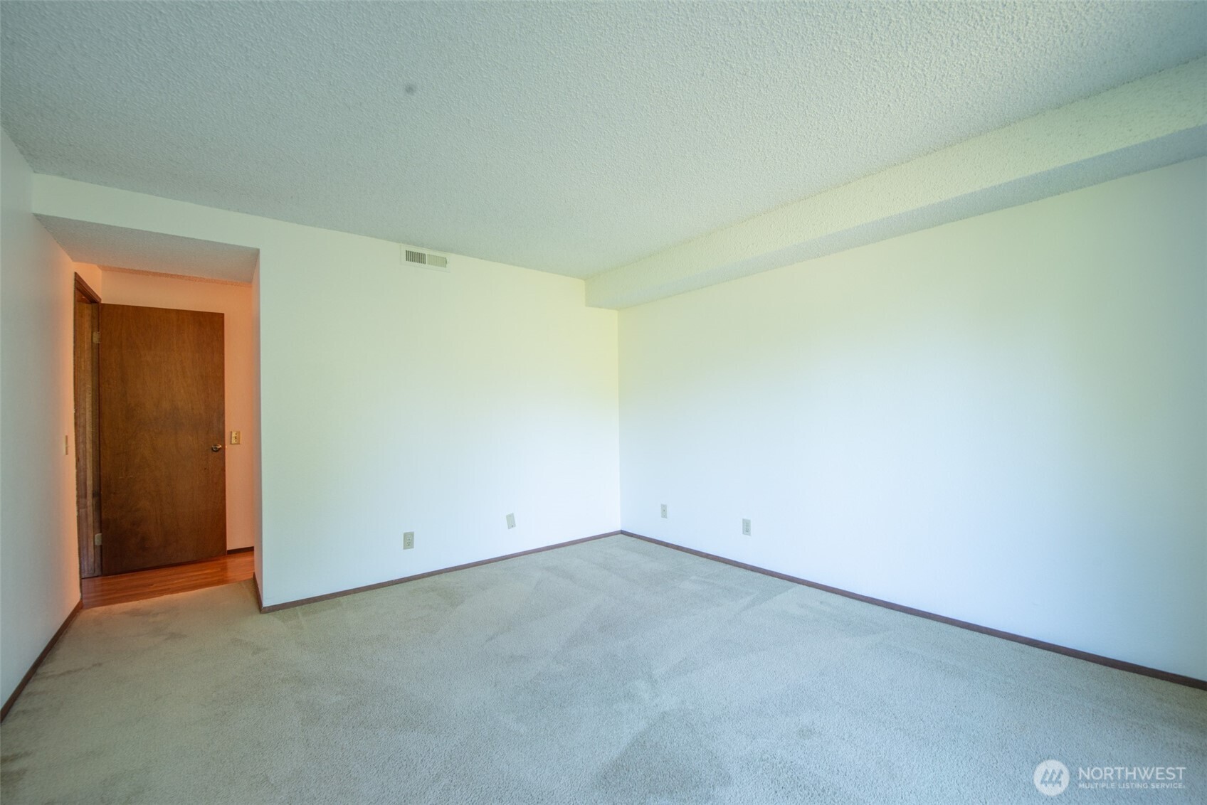 17417 Ashworth Avenue North, Unit 303 Shoreline, WA 98133 - Photo 15 of 24