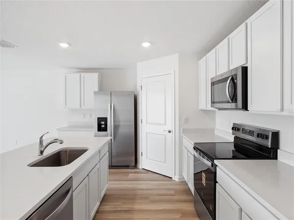 $2,200 | 7208 Southeast 113th Place, Belleview, FL 34420