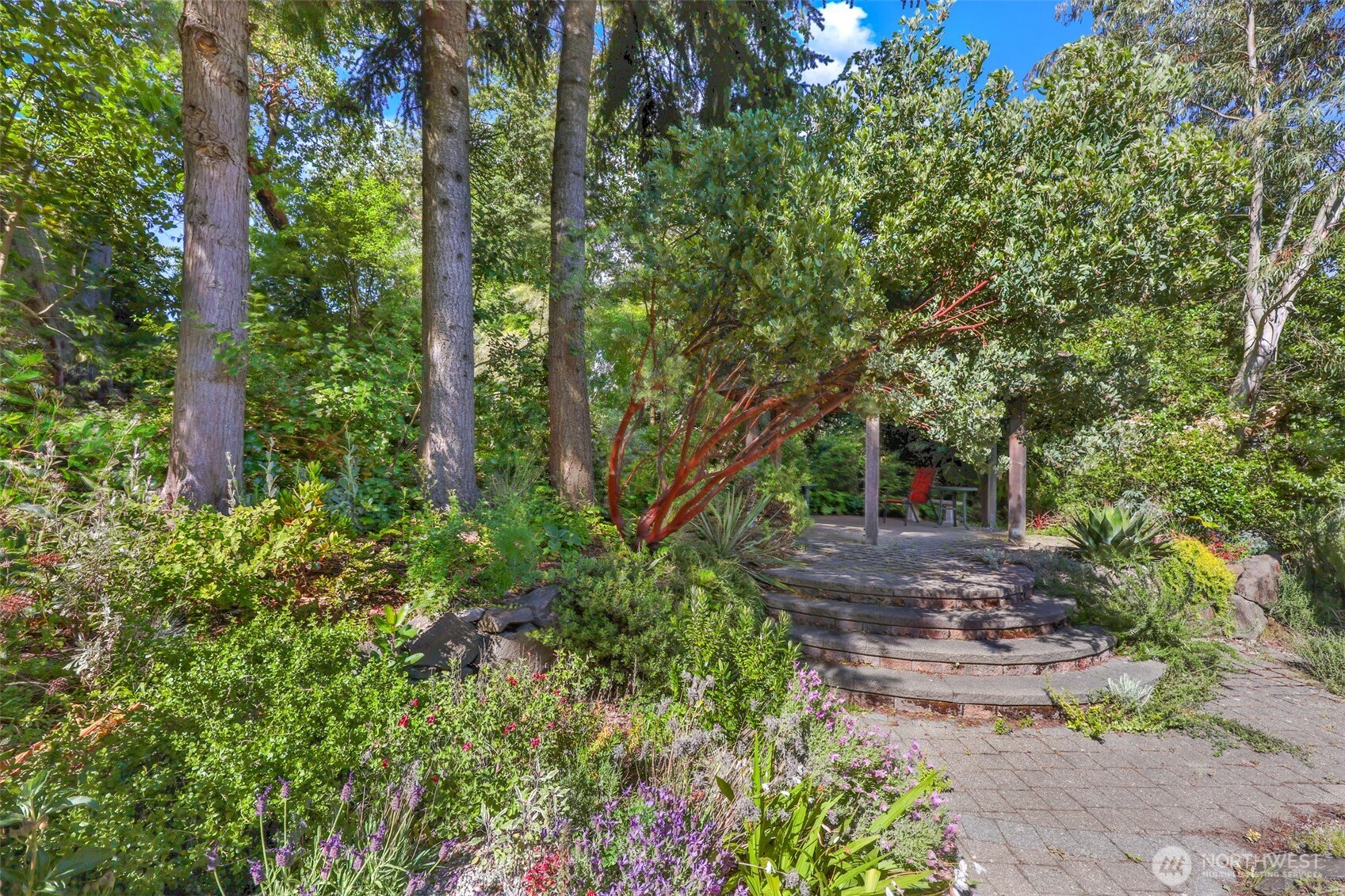 4010 Southwest 106th Street Seattle, WA 98146 - Photo 4 of 11