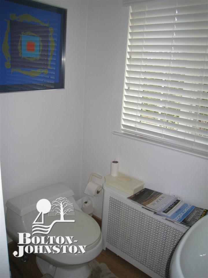 695 Lincoln Road Grosse Pointe, MI 48230 - Photo 13 of 26 Powder Room