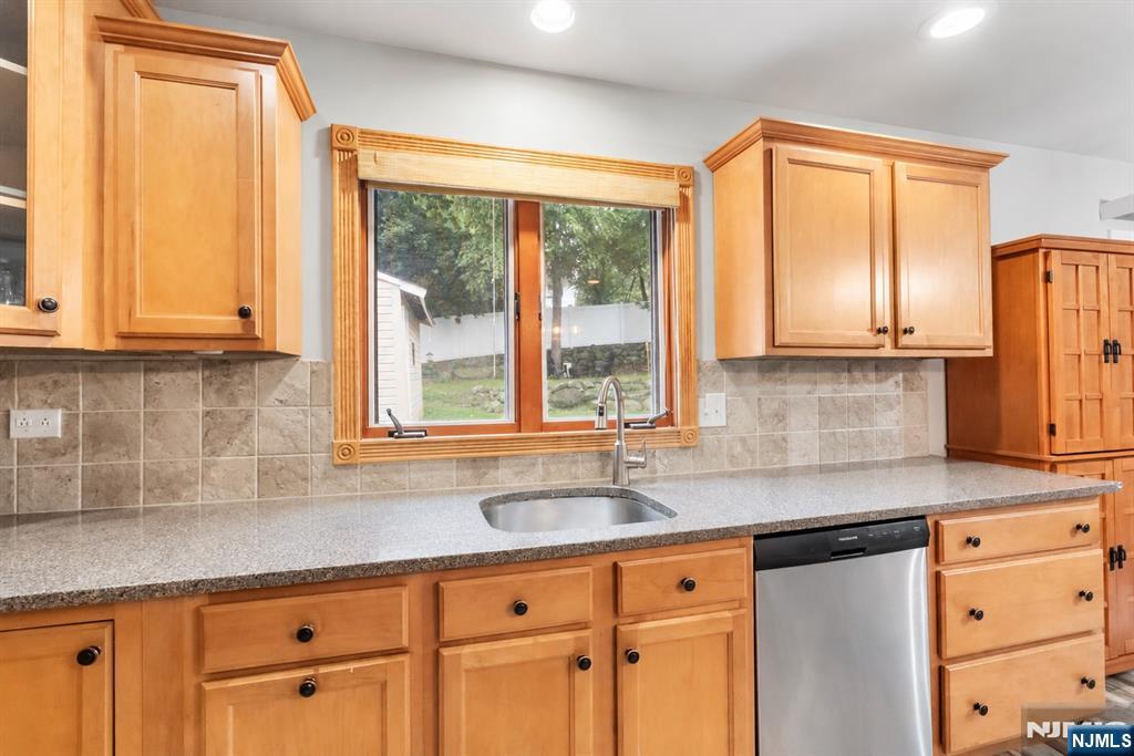 17 Pequot Road Ringwood, NJ 07456 - Photo 17 of 50 Gallery Image 17