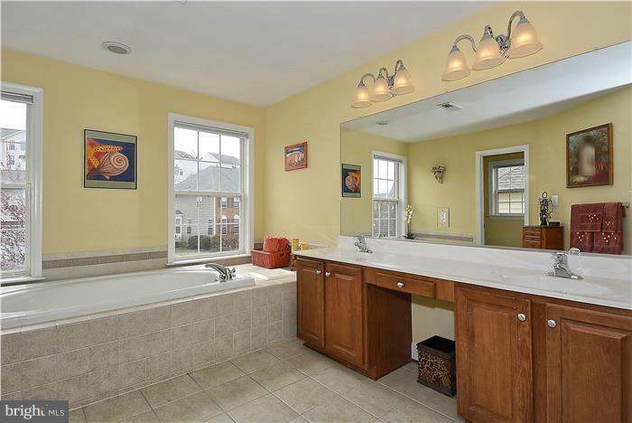 11014 Country Club Road New Market, MD 21774 - Photo 17 of 30 Bath (Master)