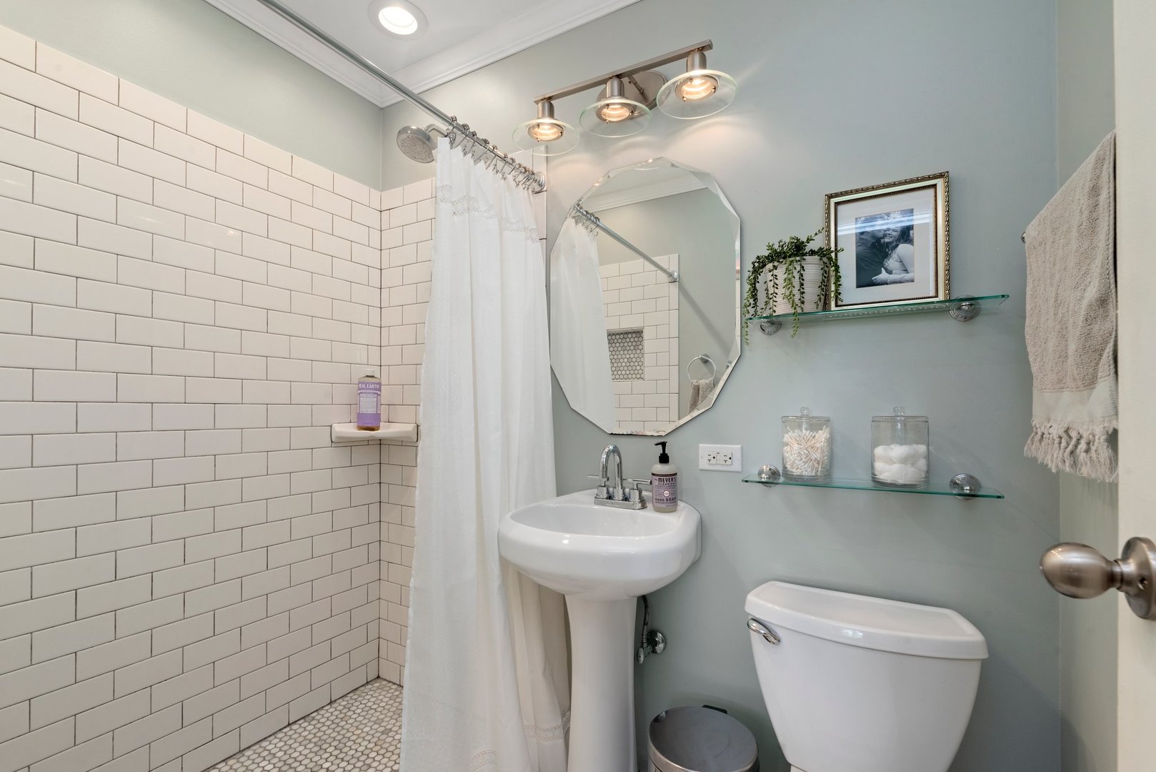 623 Ranch Road Wheaton, IL 60187 - Photo 15 of 21 a bathroom with a sink toilet and a mirror