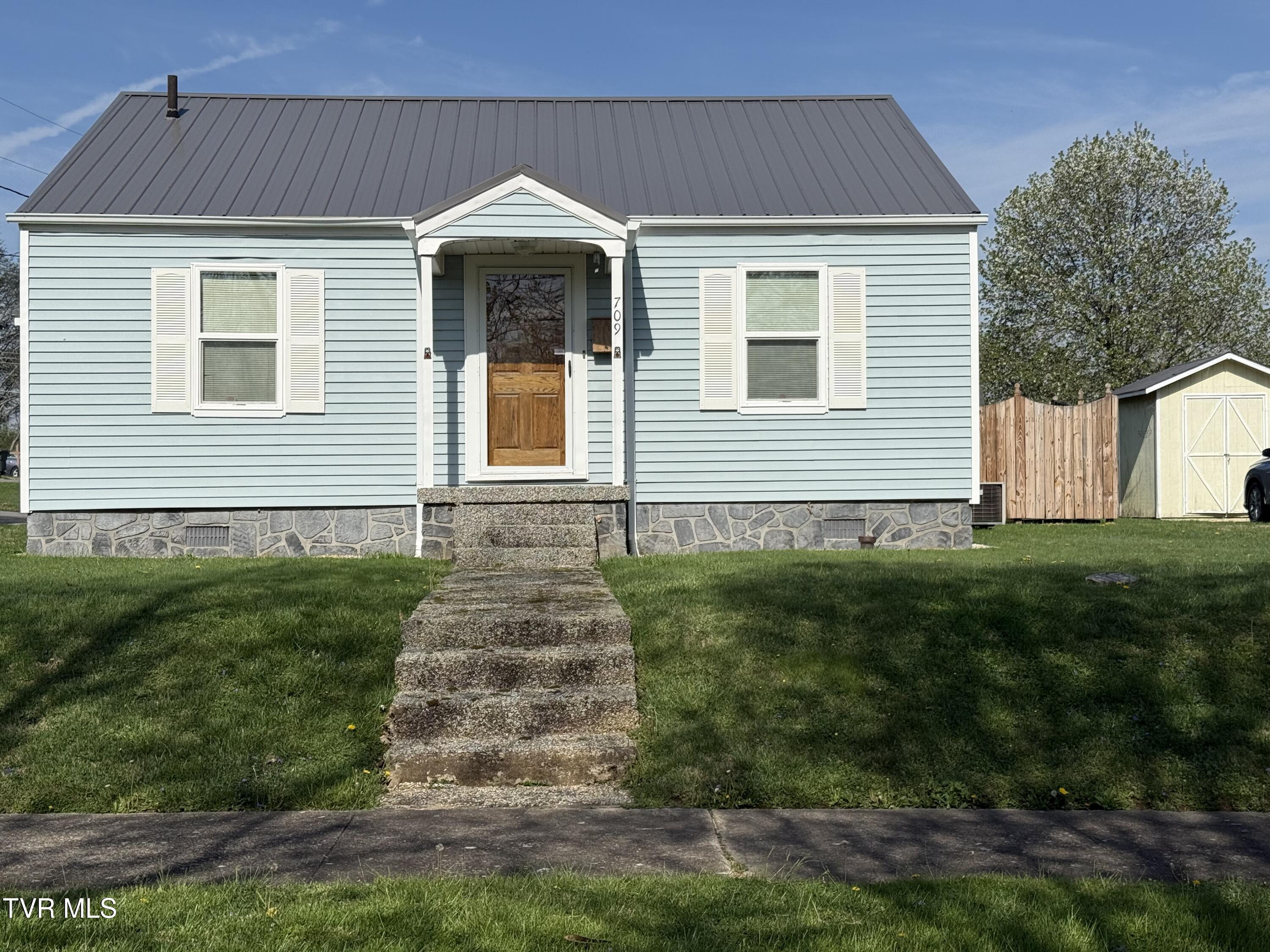709 South 2nd Street Elizabethton, TN 37643 - Photo 1 of 37 IMG_6302