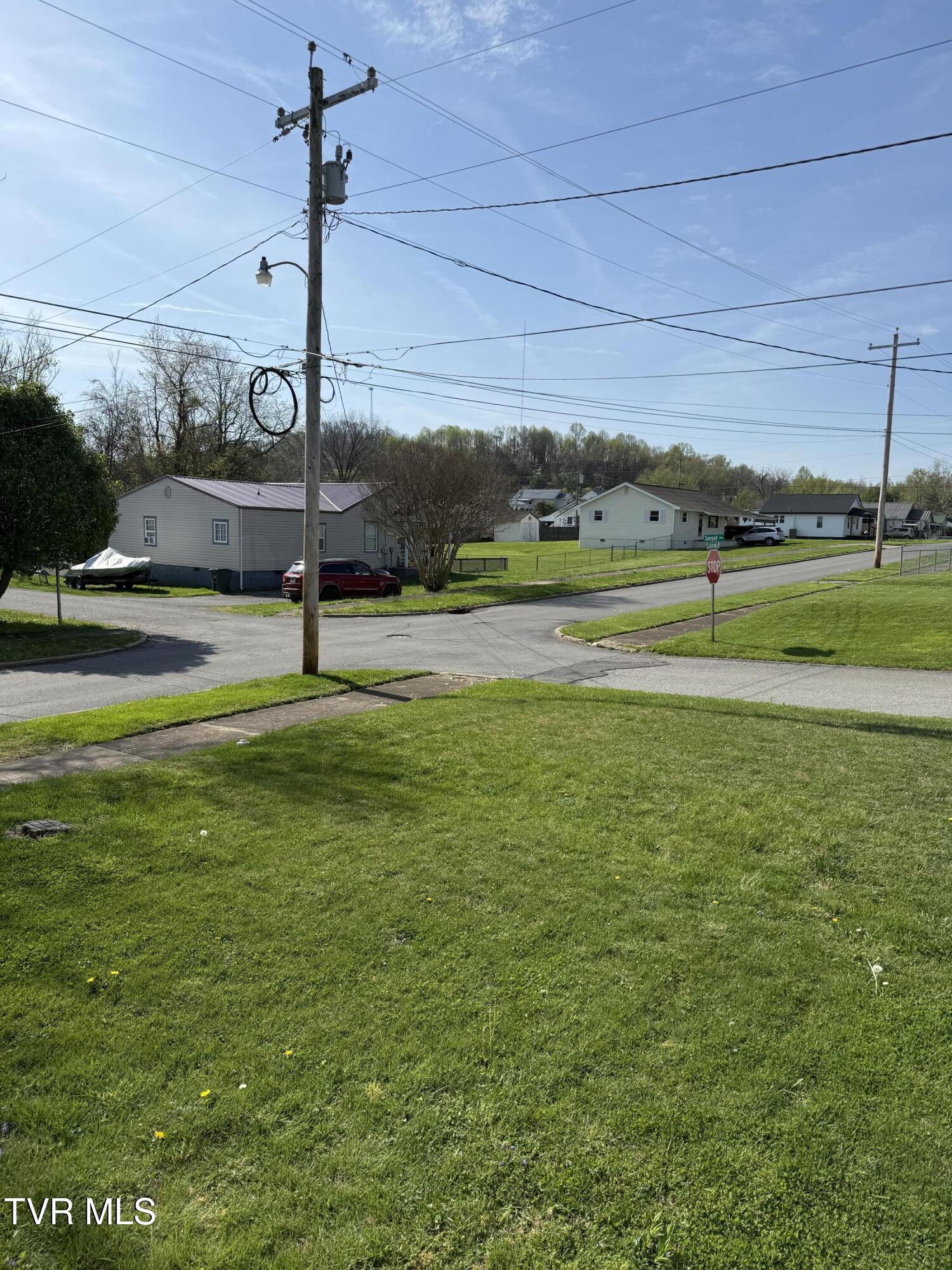 709 South 2nd Street Elizabethton, TN 37643 - Photo 25 of 37 IMG_6300