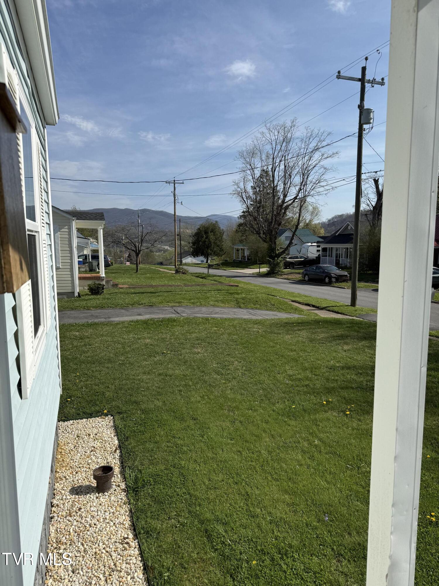 709 South 2nd Street Elizabethton, TN 37643 - Photo 27 of 37 IMG_6298