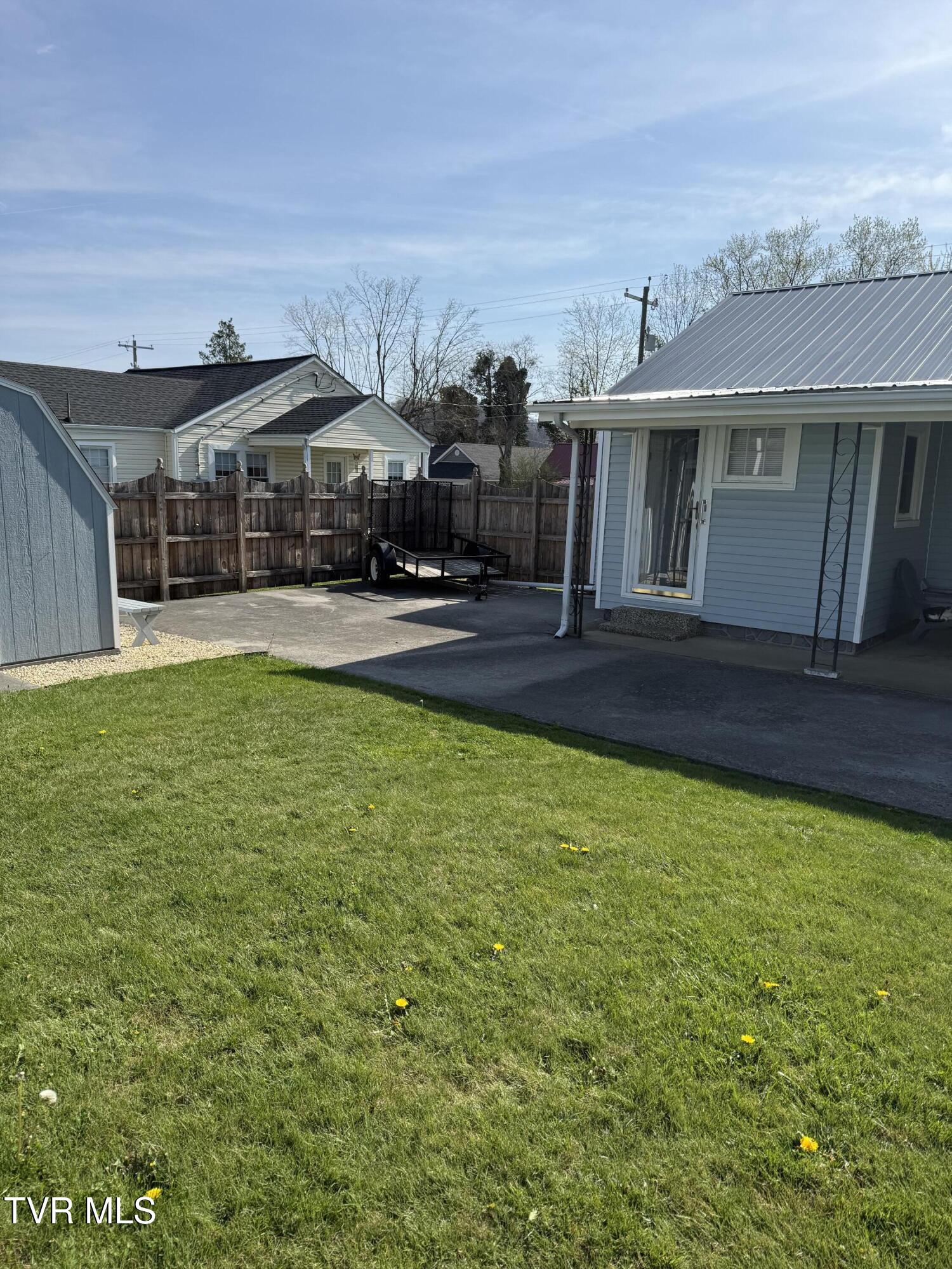 709 South 2nd Street Elizabethton, TN 37643 - Photo 32 of 37 IMG_6290
