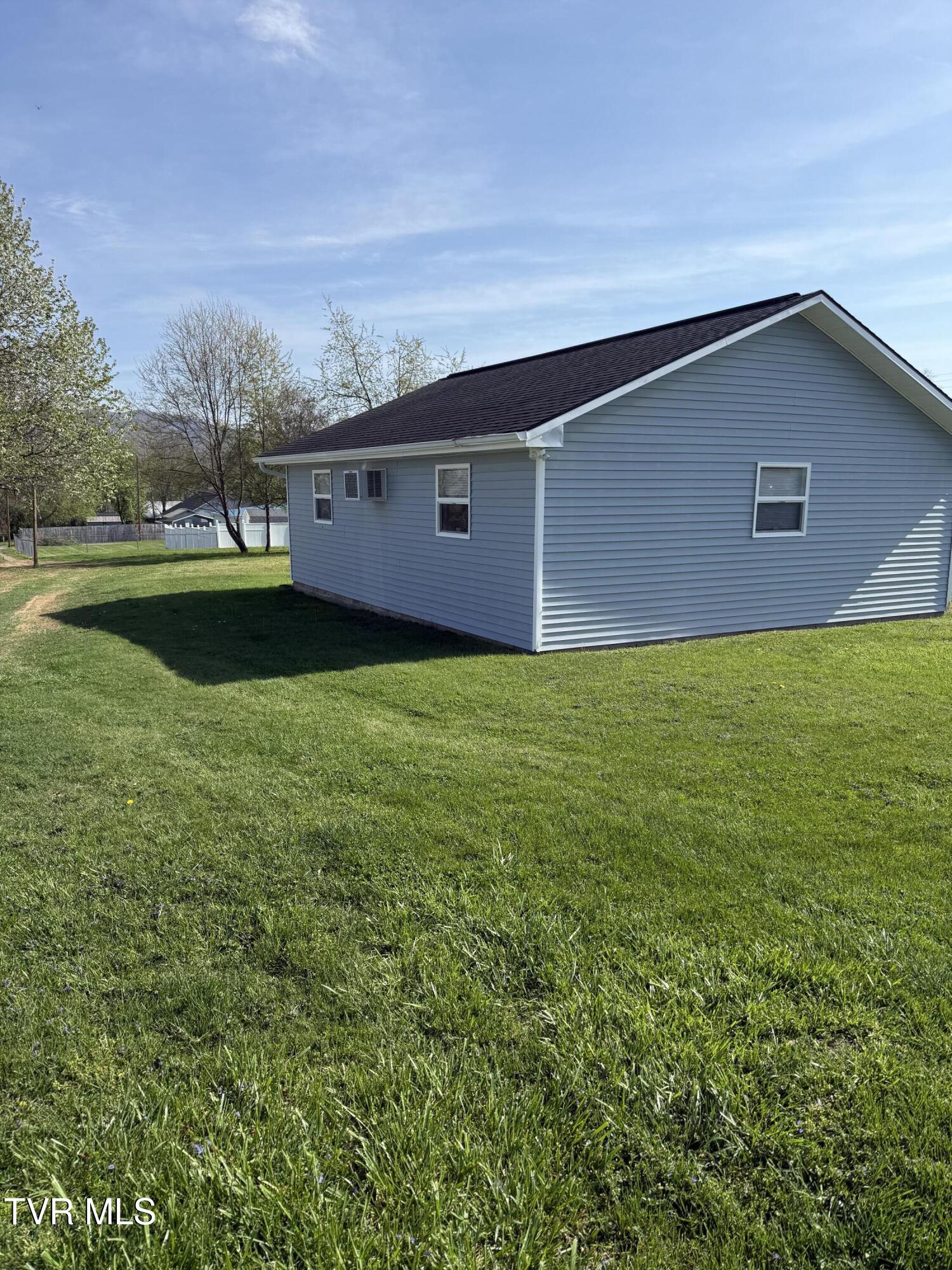 709 South 2nd Street Elizabethton, TN 37643 - Photo 33 of 37 IMG_6284