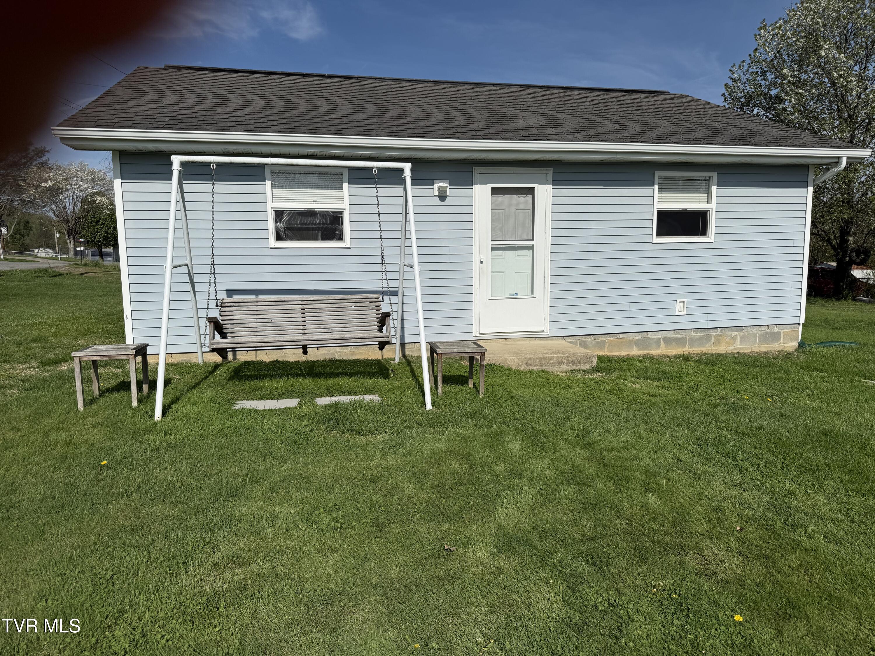 709 South 2nd Street Elizabethton, TN 37643 - Photo 5 of 37 IMG_6291