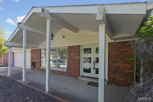 $250,000 | 9 Joseph Drive, Fairview Heights, IL 62208