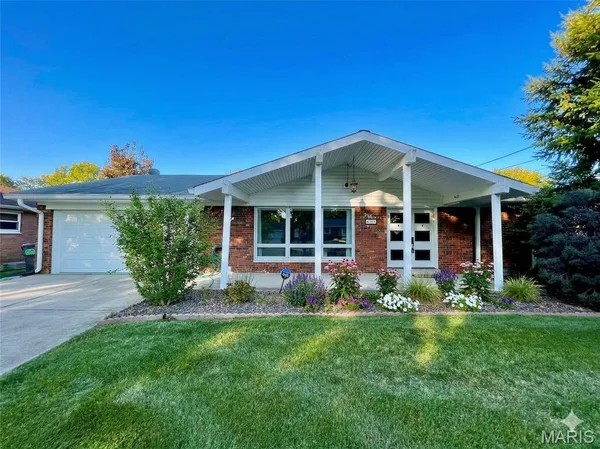 $250,000 | 9 Joseph Drive, Fairview Heights, IL 62208